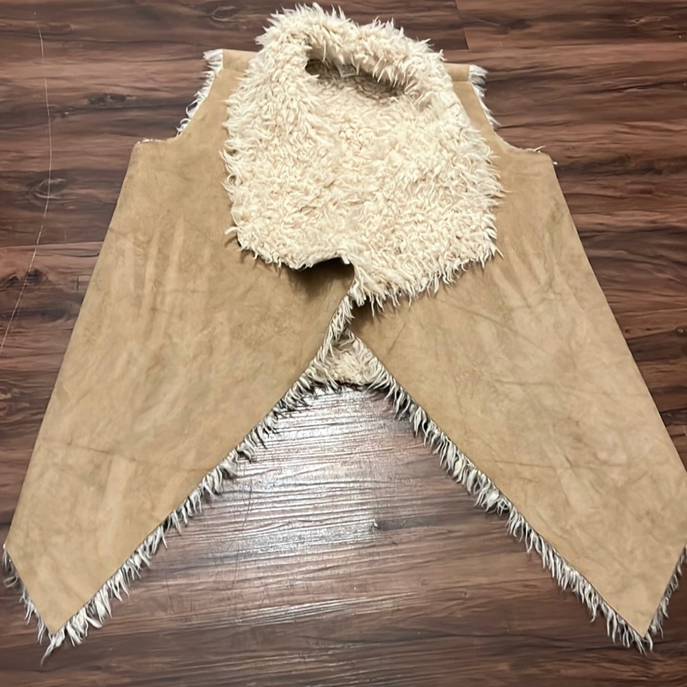CLOVER + SCOUT Women’s Boho Faux Suede Fur Vest Oversized Small Draped Style